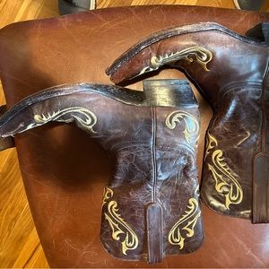 Old Gringo Boots Size 10B Gold Stitching